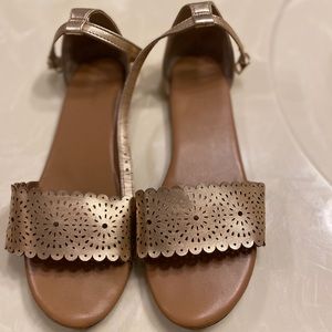 Gold youth sandals!